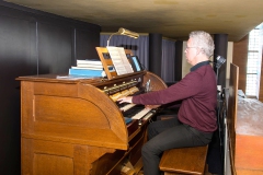 organist